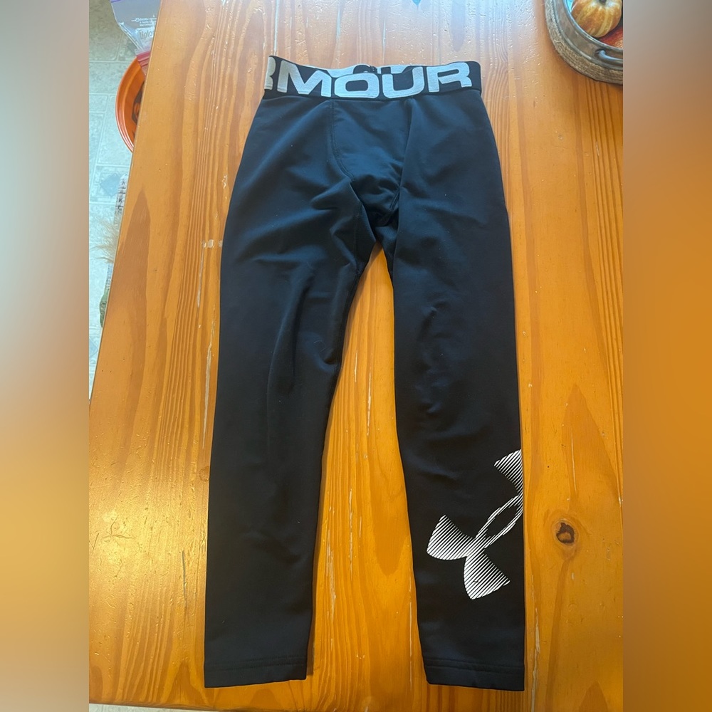 Youth Under Armour base layer leggings